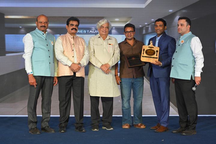 Best Karavali Sea Food award presented to Arna Multicuisine Restaurant, BHA Food Awards 2025
